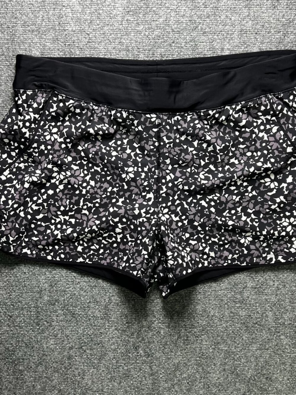 Lands’ End Women's Swim Shorts  - Size 16